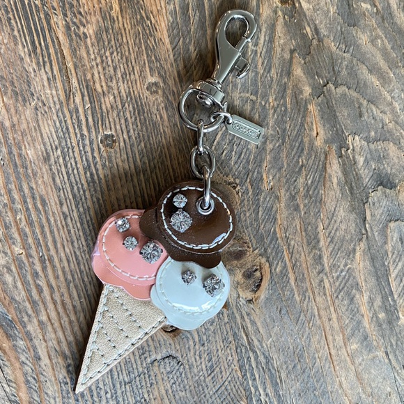 NEW COACH ICE CREAM CONE KEY FOB CHAIN PURSE CHARM SWAROVSKI CRYSTALS LEATHER - Picture 1 of 8